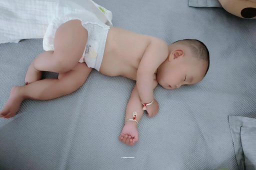 石嘴山宝宝多久会坐